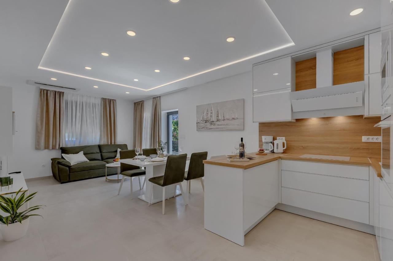 Laurus Makarska Accommodation Exteriör bild